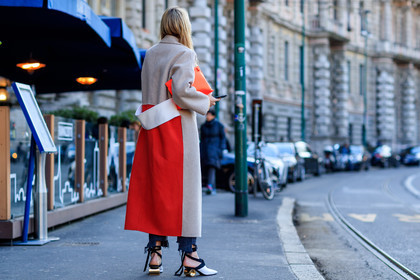 atmosphere details, AUTUMN WINTER 2017-2018, AW 17-18, back detail, beige coat, black and white shoes, black denim, denim pants, FALL WINTER 2017-2018, fashion week, frenchystyle, full length, FW, FW 17-18, golden heel, graphic coat, horizontal, jeans, jonathan paciullo, jw anderson, leather bag, leather shoes, MFW, MILAN, orange bag, red bag, red coat, street style, trousers, white belt