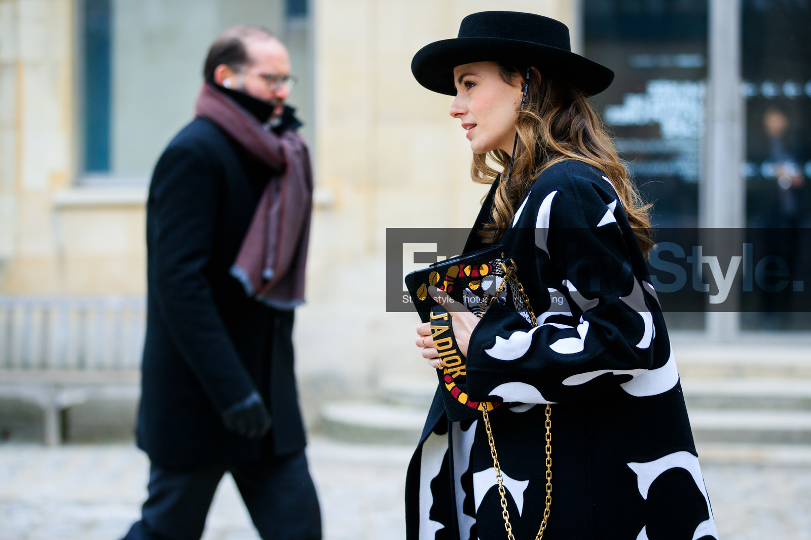 black and white, black bag, black hat, christian dior, graphic bag, graphic jacket, leather bag, multicolor bag, printed bag, printed jacket, red, yellow, fashion week, frenchystyle, FW, jonathan paciullo, street style, PFW, PARIS, AUTUMN WINTER 2018-2019, FALL WINTER 2018-2019, FW 18-19, horizontal, atmosphere details