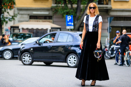 atmosphere details, black bag, black dress, black shoes, candela novembre, embroidered bag, fashion week, frenchystyle, full length, FW, high heels, horizontal, jonathan paciullo, kenzo, lace, leather bag, leather shoes, MFW, MILAN, SPRING SUMMER 2017, SS 17, street style, sunglasses, velvet, white t shirt