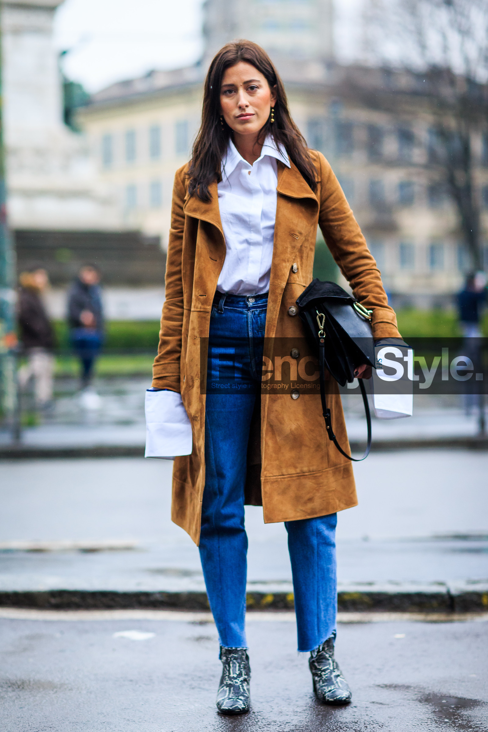 AUTUMN WINTER 2016-2017, AW 16-17, black bag, blue denim, brown coat, chloe, denim pants, FALL WINTER 2016-2017, fashion week, frenchystyle, full length, FW, FW 16-17, grey boots, jeans, jonathan paciullo, leather bag, leather boots, leather coat, LFW, LONDON, MENSWEAR, snake print, street style, suede jacket, sylvia haghjoo, trousers, vertical, vêtements