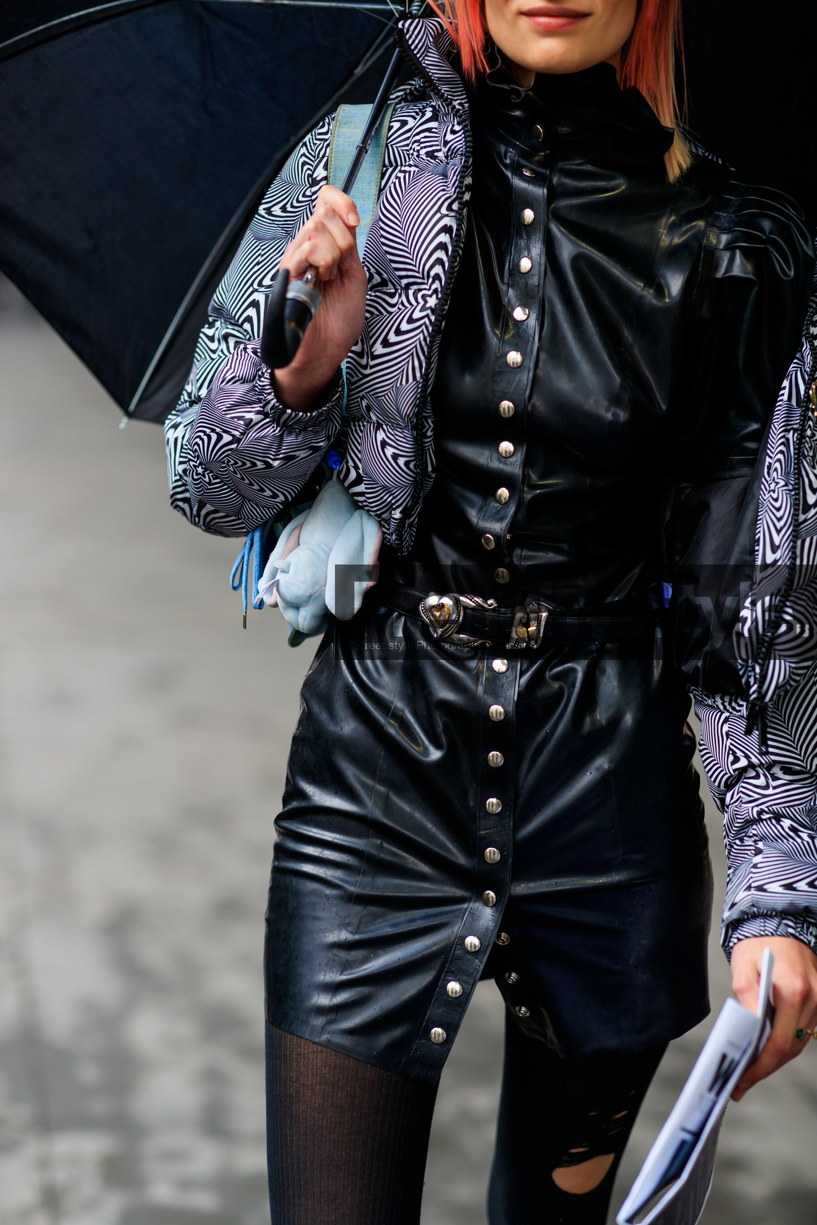 model, button dress, mini dress, black leather belt, black leather dress, black coat, white coat, geometrical printed coat, cowboy belt, down jacket, cropped coat, black tights, belted dress, fashion week, frenchystyle, FW, jonathan paciullo, street style, NYFW, NEW YORK, AUTUMN WINTER 2020-2021, FALL WINTER 2020-2021, FW 20-21, vertical, atmosphere details, detail