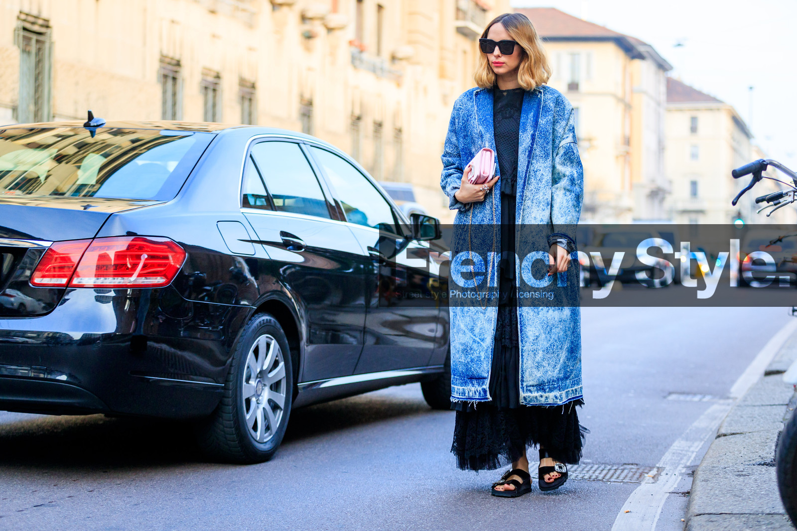 atmosphere details, AUTUMN WINTER 2017-2018, AW 17-18, black dress, black sandals, black shoes, blue denim, candela novembre, denim coat, FALL WINTER 2017-2018, fashion week, frenchystyle, full length, FW, FW 17-18, horizontal, jonathan paciullo, lace dress, leather bag, leather shoes, long coat, MFW, MILAN, pink bag, street style, sunglasses