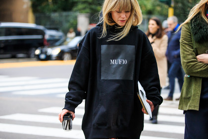 atmosphere details, AUTUMN WINTER 2016-2017, AW 16-17, black sweater, detail, FALL WINTER 2016-2017, fashion week, frenchystyle, FW, FW 16-17, hoodie, horizontal, jonathan paciullo, LFW, LONDON, MENSWEAR, printed sweater, street style