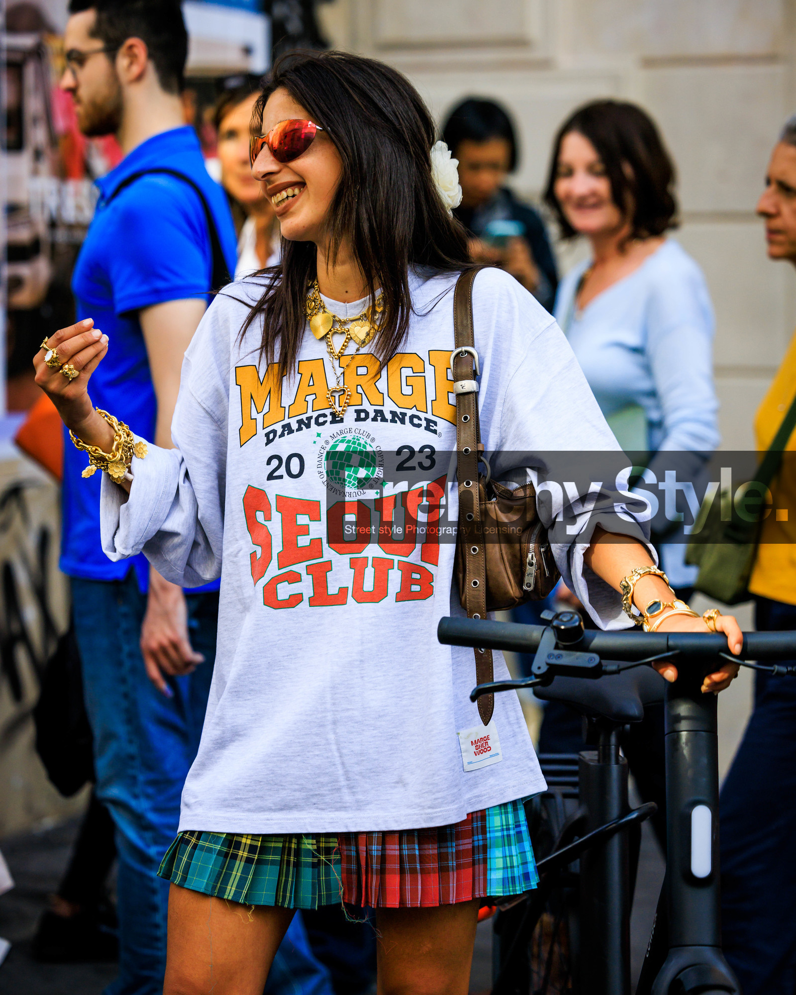 fashion week, frenchystyle, FW, jonathan paciullo, street style, PARIS, PFW, SPRING SUMMER 2024, SS 24, vertical, atmosphere details, detail