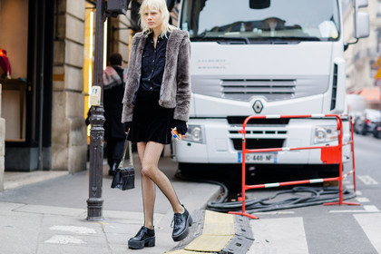 black bag, black shirt, black shoes, black skirt, brown fur, brown jacket, christian dior, fishnet, fur jacket, leather bag, leather shoes, mini skirt, tights, fashion week, frenchystyle, FW, jonathan paciullo, street style, PFW, PARIS, SPRING SUMMER 2017, SS 17, HAUTE COUTURE, atmosphere details, detail, horizontal, marjan jonkman, model