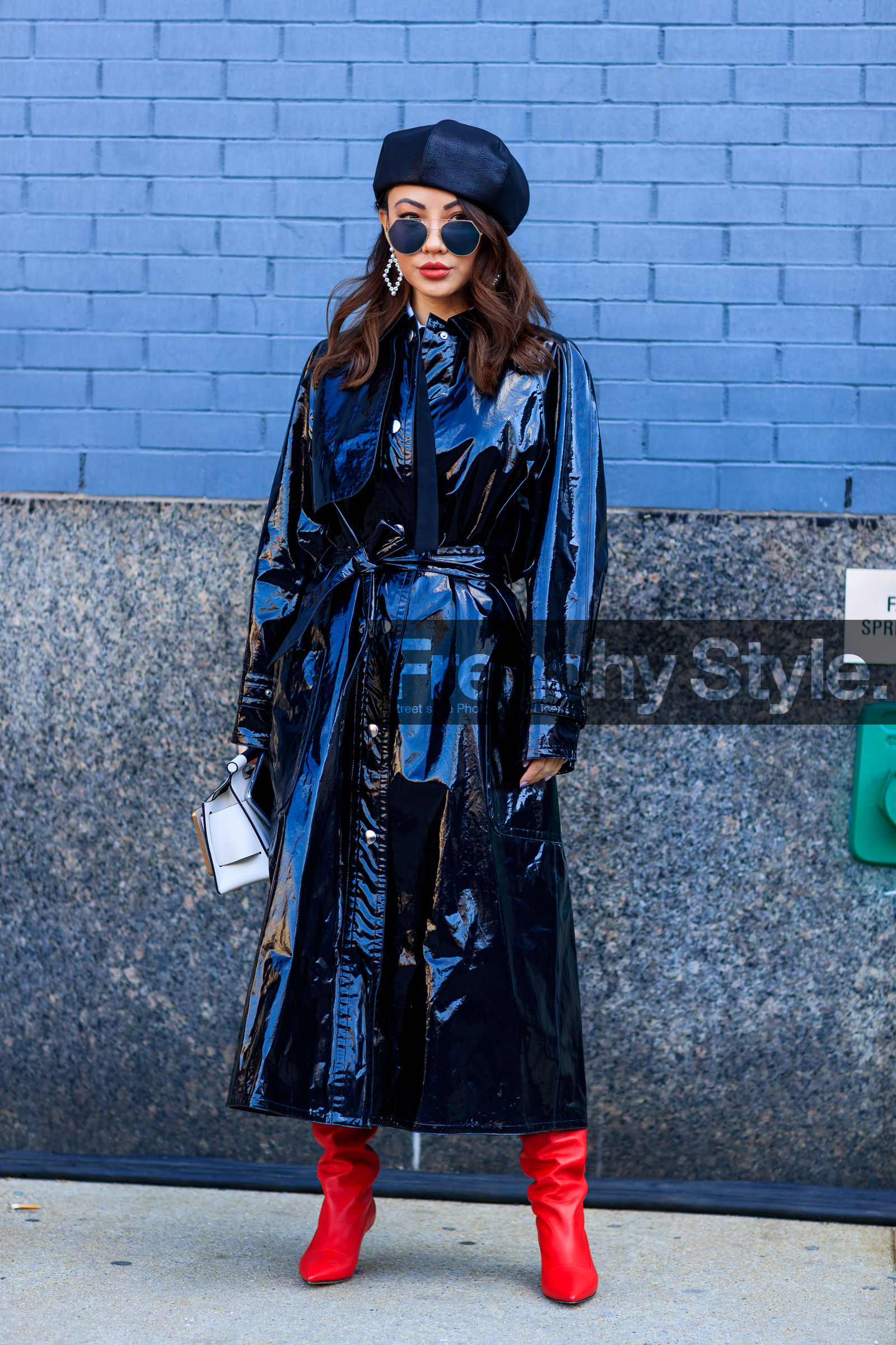 beret, black coat, high heels, leather bag, leather coat, leather shoes, red boots, red lips, sunglasses, vinyl, white bag, street style, jonathan paciullo, FW, frenchystyle, fashion week, NYFW, NEW YORK, AUTUMN WINTER 2018-2019, AW 18-19, FALL WINTER 2018-2019, FW 18-19, vertical, full length