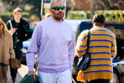 nike sweatshirt, purple sweatshirt, black and white jumper, sunglasses, fashion week, frenchystyle, FW, jonathan paciullo, street style, MFW, MILAN, FALL WINTER 2022_2023, AUTUMN WINTER 2022-2023, FW 22-23, horizontal, atmosphere details