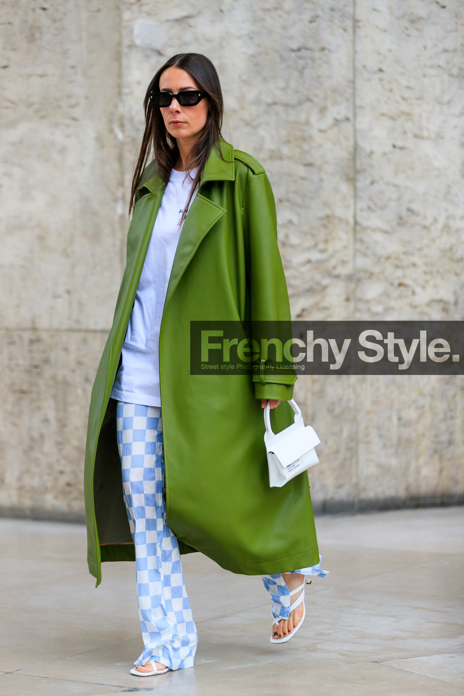 green leather coat, white t-shirt, white leather bag, mini bag, hand bag, letter printed bag, long coat, oversize coat, oversize t-shirt, checked pants, white pants, light blue pants, flare pants, silk pants, blue pants, bicolor pants, alice barbier, fashion week, frenchystyle, FW, jonathan paciullo, street style, PFW, PARIS, SPRING SUMMER 2022, SS 22, vertical, full length