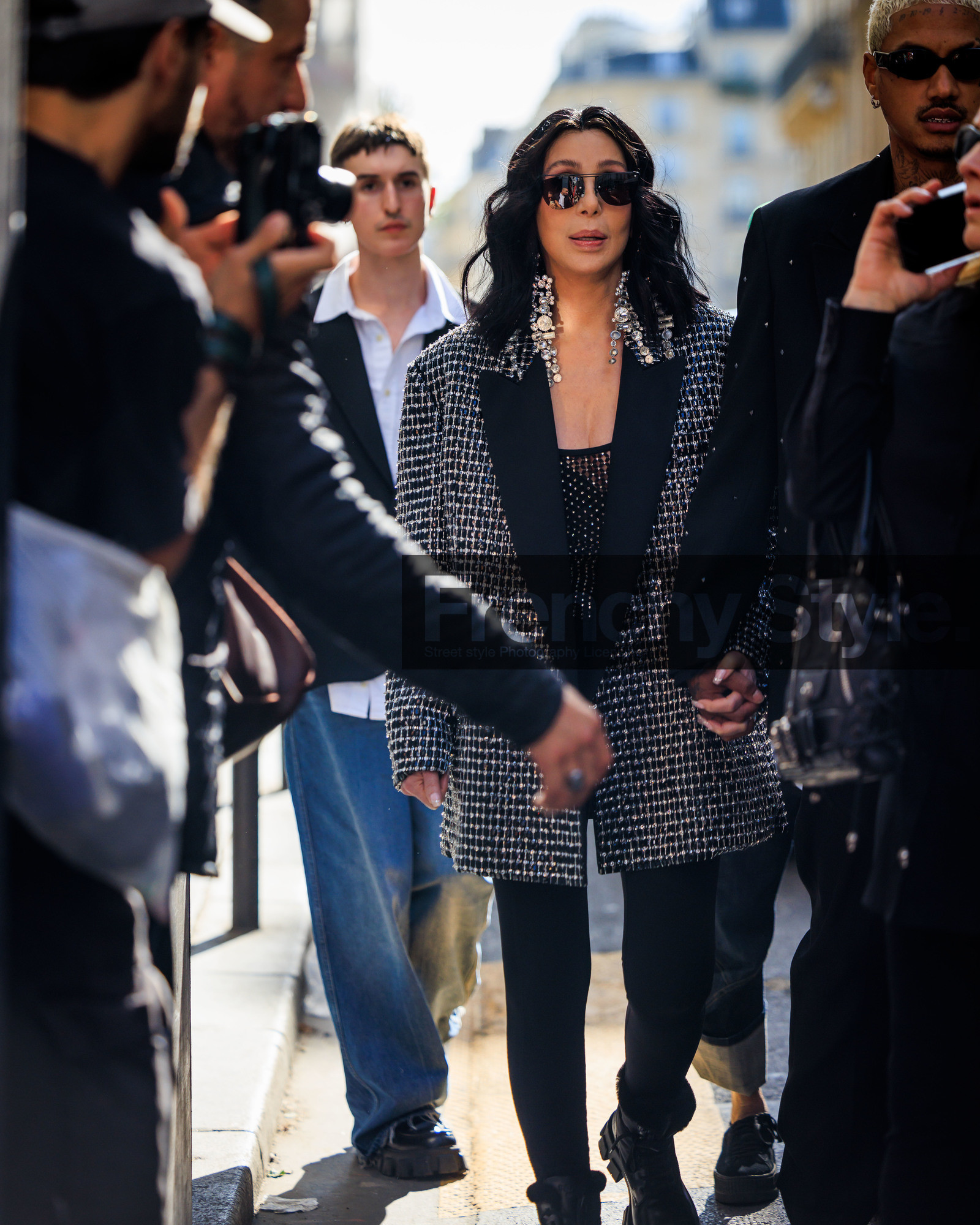 PARIS, PFW, fashion week, frenchystyle, FW, jonathan paciullo, street style, SPRING SUMMER 2024, SS 24, vertical, atmosphere details, detail