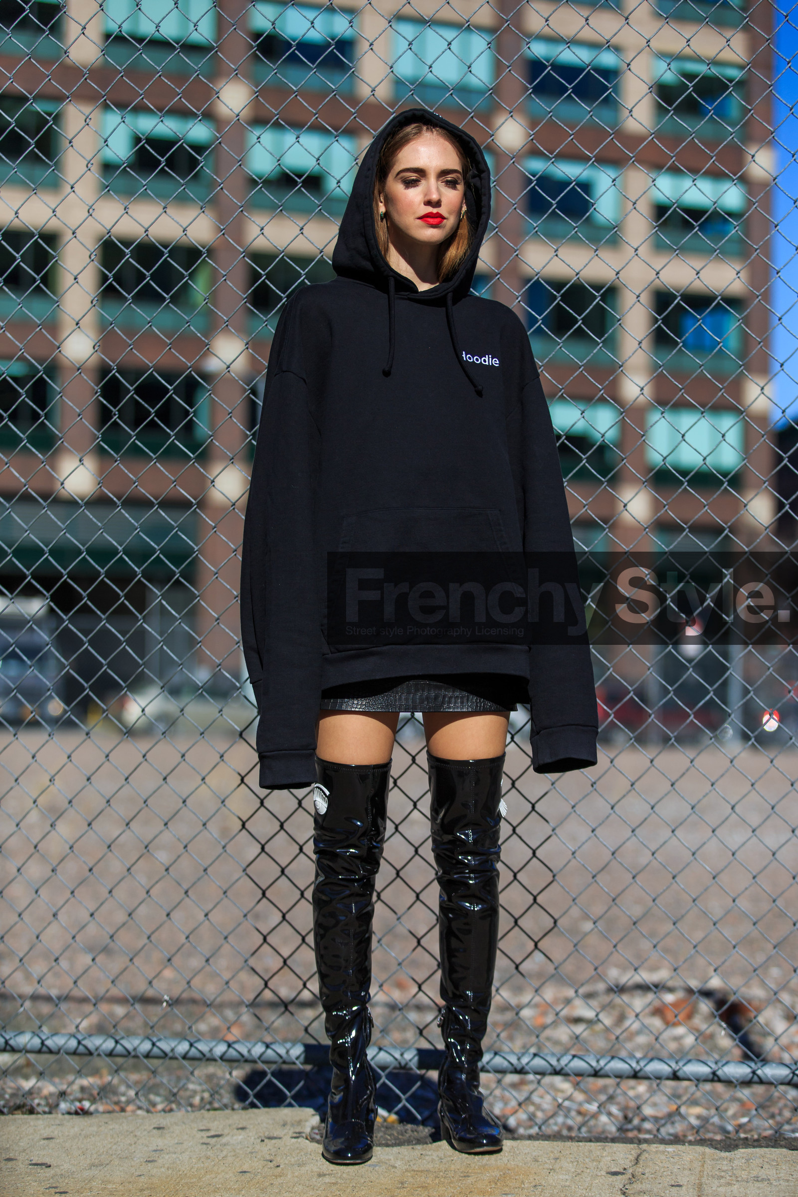 AUTUMN WINTER 2016-2017, AW 16-17, black boots, black sweater, chiara ferragni, christian dior, fashion week, frenchystyle, full length, FW, FW 16-17, high boots, hood, hoodie, jonathan paciullo, leather boots, message, NEW YORK, NYFW, red lips, street style, varnished leather shoes, vertical, vêtements, woman