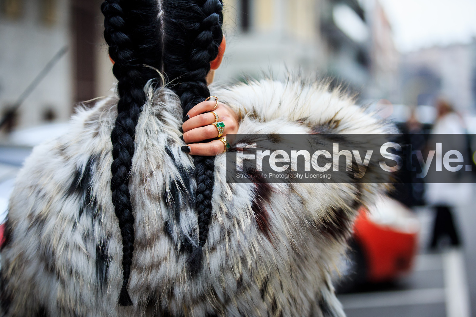 atmosphere details, AUTUMN WINTER 2016-2017, AW 16-17, beige fur, braids, detail, FALL WINTER 2016-2017, fashion week, frenchystyle, fur jacket, FW, FW 16-17, gilda koral flora, horizontal, jonathan paciullo, LFW, LONDON, long hair, MENSWEAR, natural fur, rings, street style