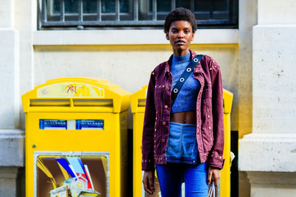 atmosphere details, blue denim, blue knit, bordeaux, burgundy, crop top, denim jacket, denim overall, denim pants, detail, embroidered jacket, fashion week, frenchystyle, FW, horizontal, jeans, jonathan paciullo, model, PARIS, PFW, red jacket, SPRING SUMMER 2017, SS 17, street style, studs, trousers