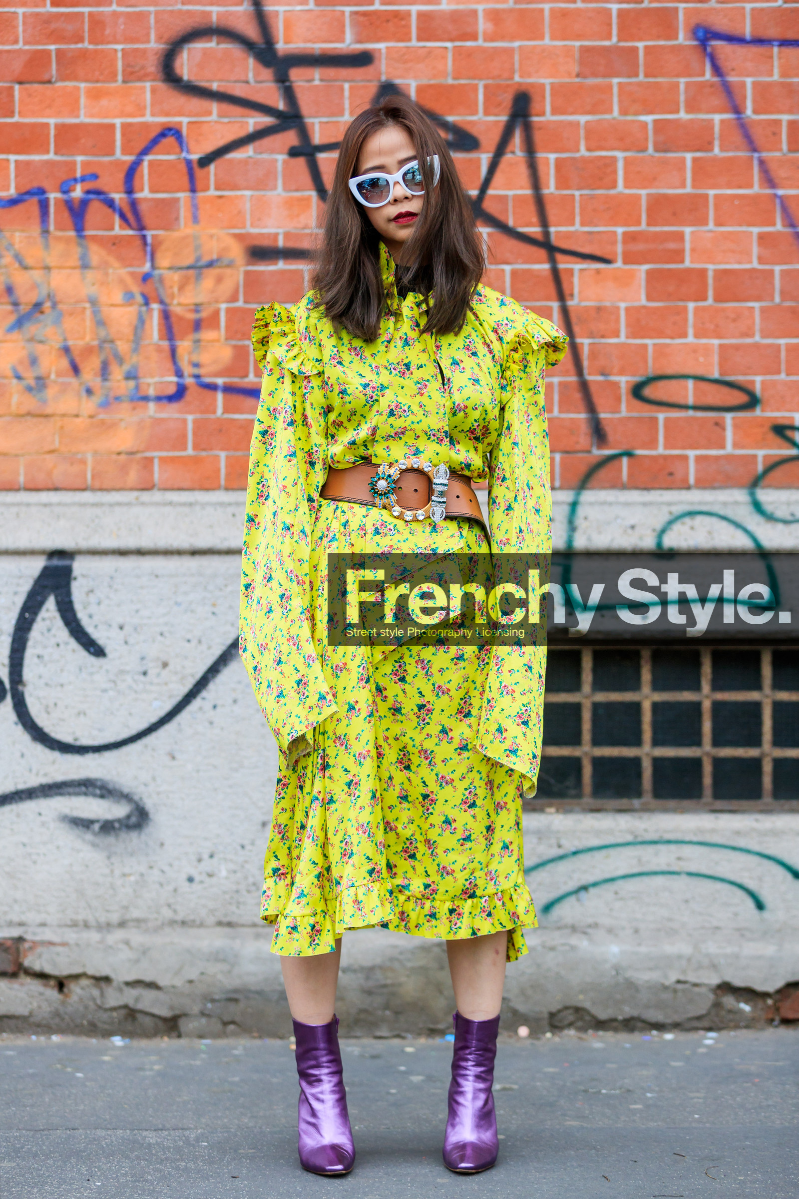 AUTUMN WINTER 2017-2018, AW 17-18, brown belt, FALL WINTER 2017-2018, fashion week, floral, flower, frenchystyle, full length, fun sunglasses, FW, FW 17-18, high heels, jonathan paciullo, leather belt, leather shoes, MFW, MILAN, ploy chava, printed dress, purple boots, street style, sunglasses, vertical, vêtements, yellow dress
