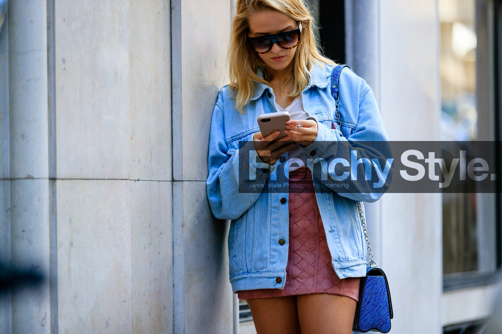 atmosphere details, beige top, blue bag, blue denim, denim jacket, detail, fashion week, frenchystyle, FW, horizontal, jonathan paciullo, leather bag, louis vuitton, PARIS, PFW, pink skirt, SPRING SUMMER 2017, SS 17, street style, sunglasses, white t shirt