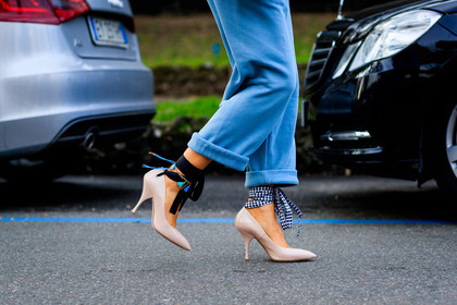 atmosphere details, AUTUMN WINTER 2017-2018, AW 17-18, blue pants, detail, FALL WINTER 2017-2018, fashion week, frenchystyle, FW, FW 17-18, gingham, graphic shoes, high heels, horizontal, jeans, jonathan paciullo, leather shoes, MFW, MILAN, miu miu, nude shoes, pink shoes, plaid, street style, trousers