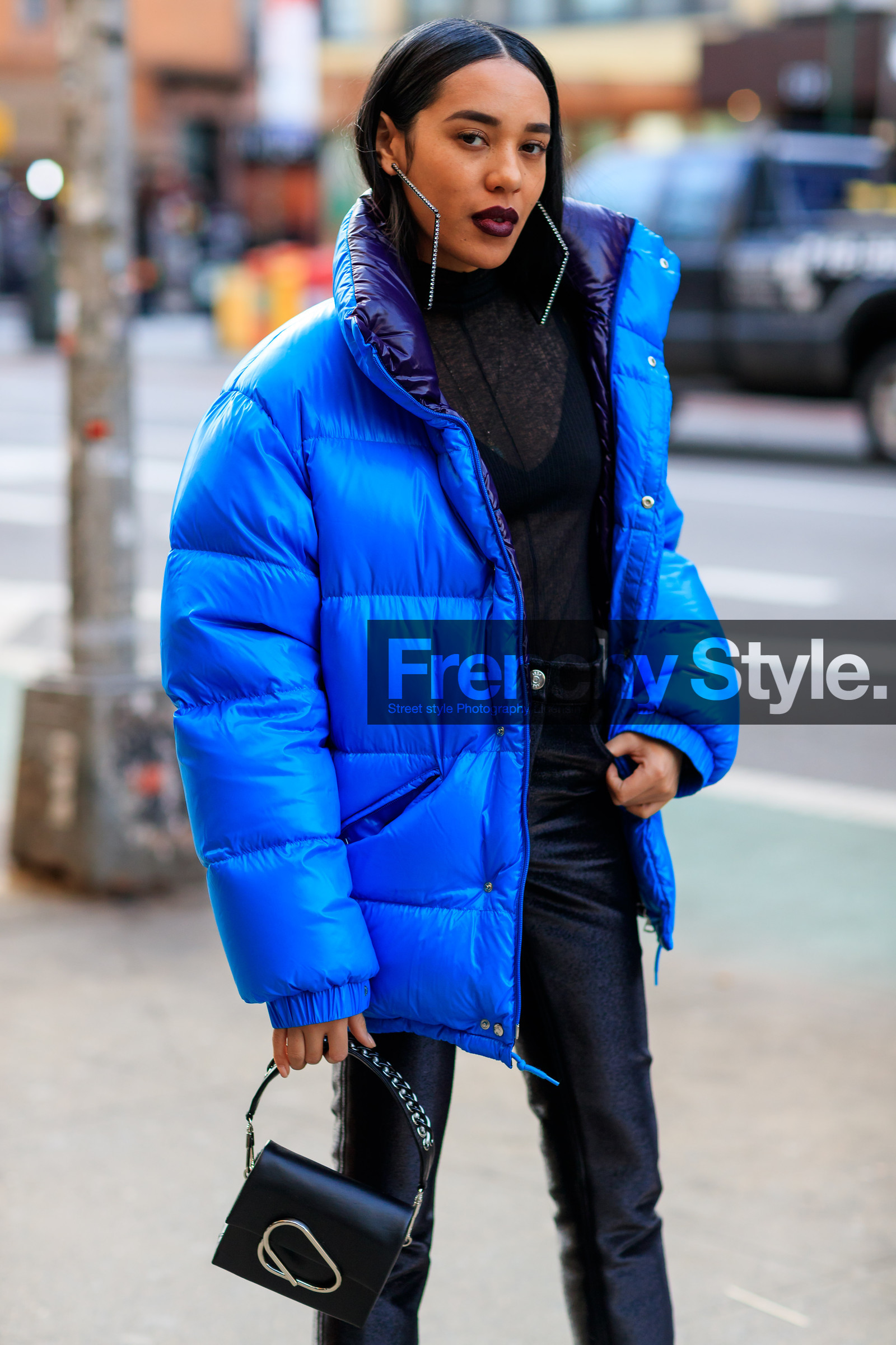 black bag, black bra, black pants, black top, blue jacket, down jacket, earrings, leather bag, see through, trousers, street style, jonathan paciullo, FW, frenchystyle, fashion week, NYFW, NEW YORK, AUTUMN WINTER 2018-2019, AW 18-19, FALL WINTER 2018-2019, FW 18-19, vertical, atmosphere details, detail, aleali may