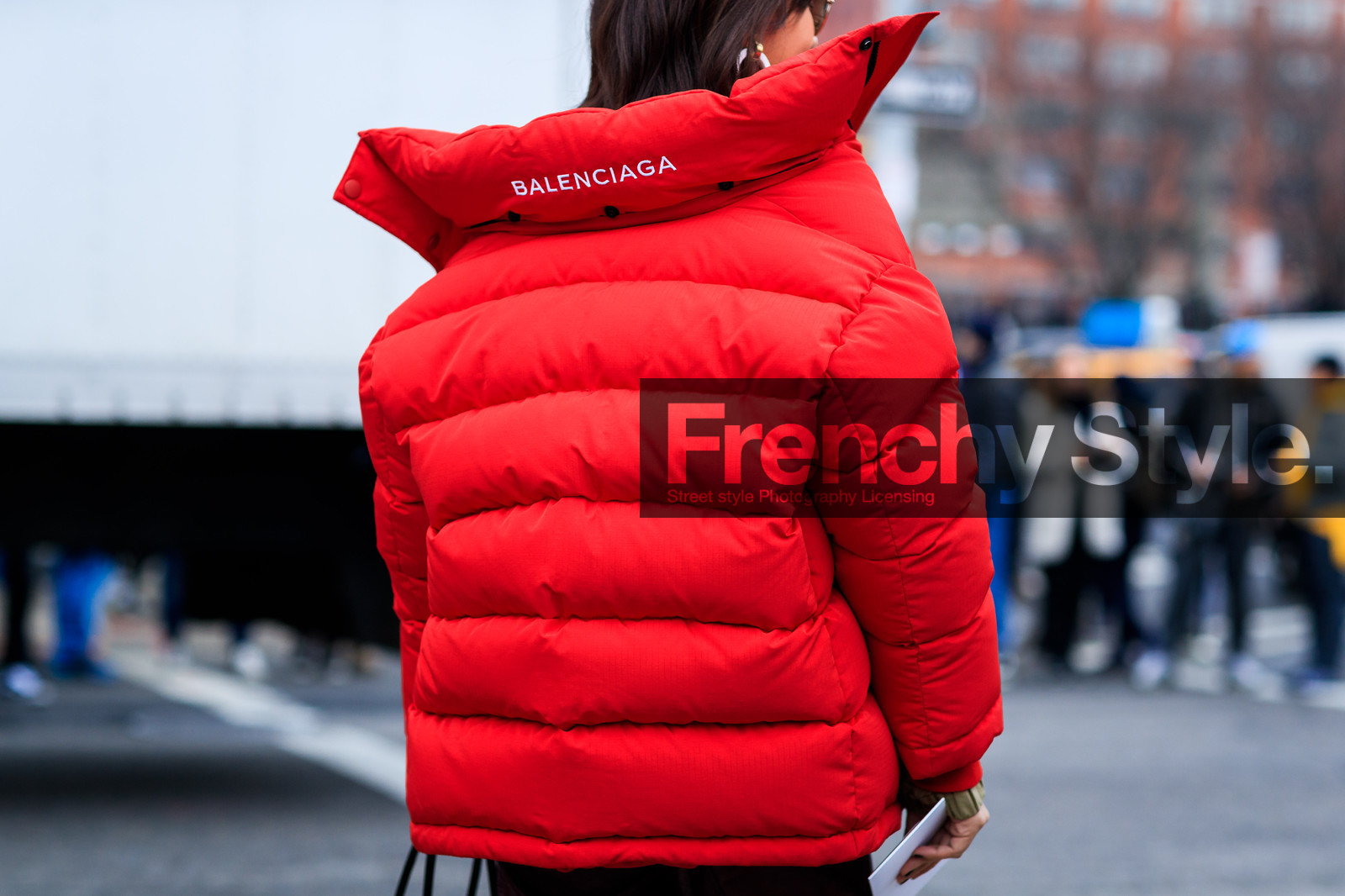 atmosphere details, AUTUMN WINTER 2017-2018, AW 17-18, back detail, balenciaga, bordeaux, burgundy, detail, down jacket, FALL WINTER 2017-2018, fashion week, frenchystyle, FW, FW 17-18, horizontal, jonathan paciullo, liz yu, NEW YORK, NYFW, red jacket, street style