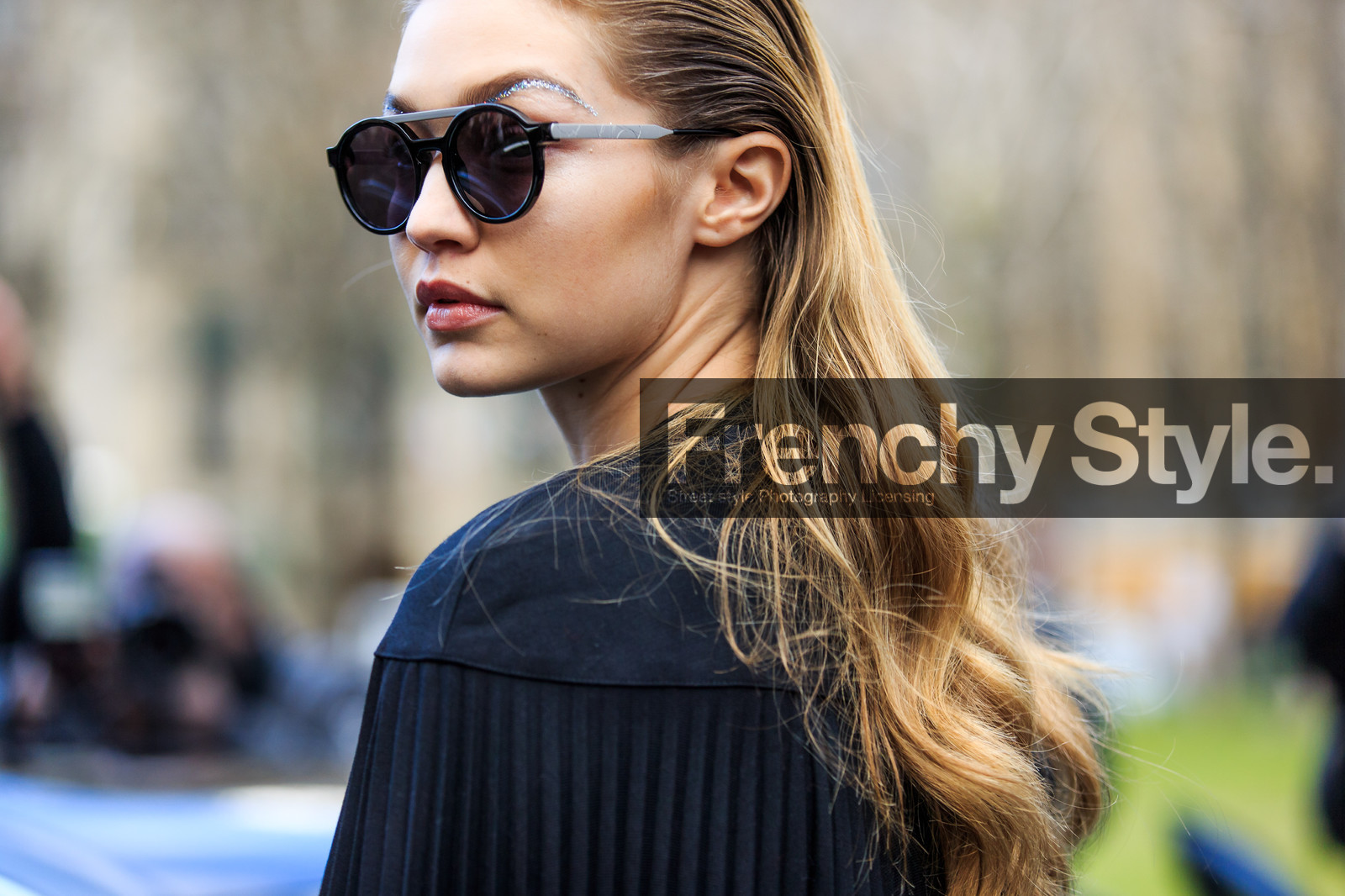 atmosphere details, AUTUMN WINTER 2016-2017, AW 16-17, detail, eyeliner, FALL WINTER 2016-2017, fashion week, frenchystyle, FW, FW 16-17, gigi hadid, horizontal, jonathan paciullo, model, PARIS, PFW, portrait, pulled back hair, street style, sunglasses, wet hair