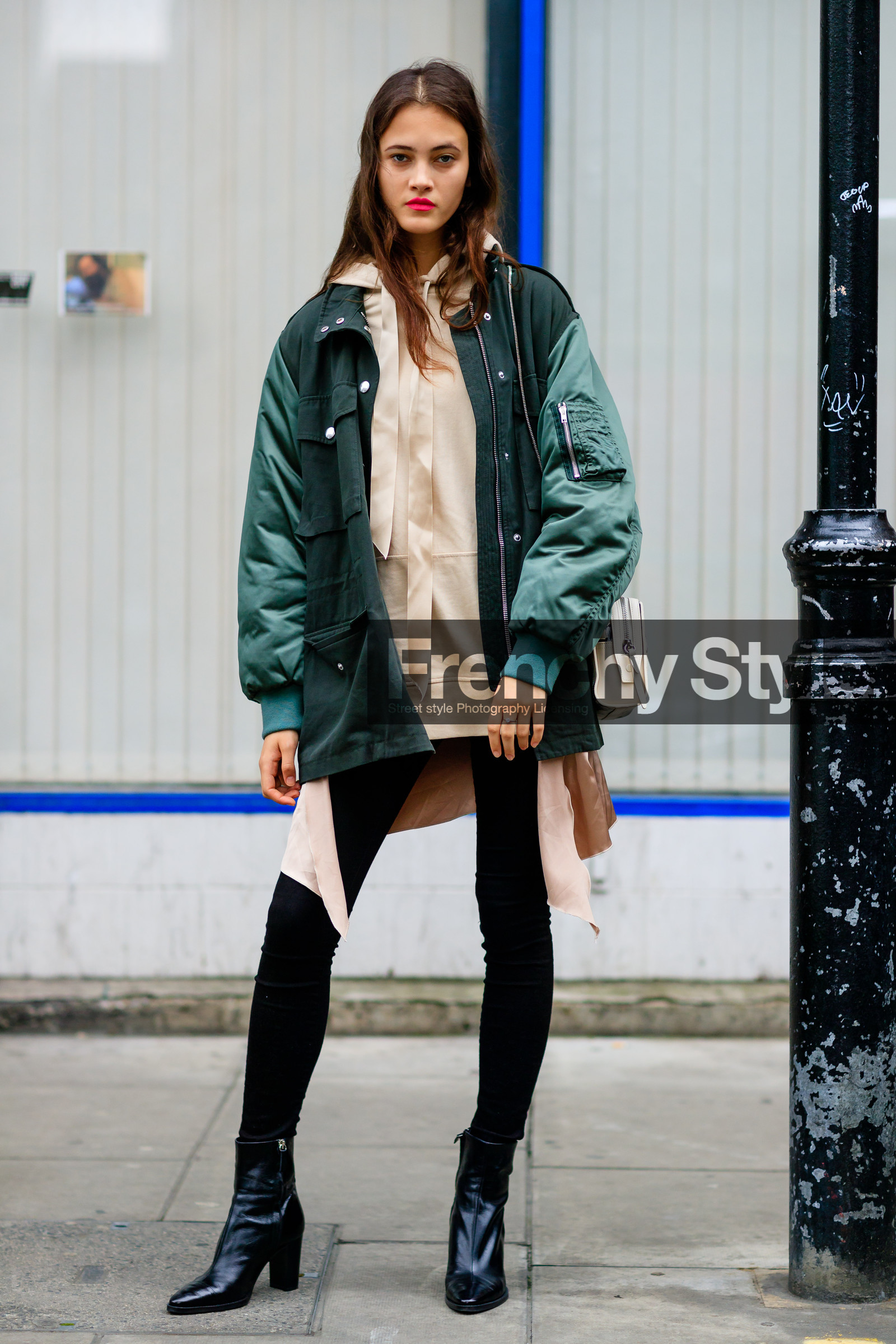 beige bag, beige sweater, black leggings, black shoes, bomber jacket, fashion week, frenchystyle, full length, FW, green jacket, greta varlese, high heels, hoodie, jonathan paciullo, leather bag, leather boots, leather shoes, LFW, LONDON, model, printed bag, red lips, SPRING SUMMER 2017, SS 17, street style, vertical, woman