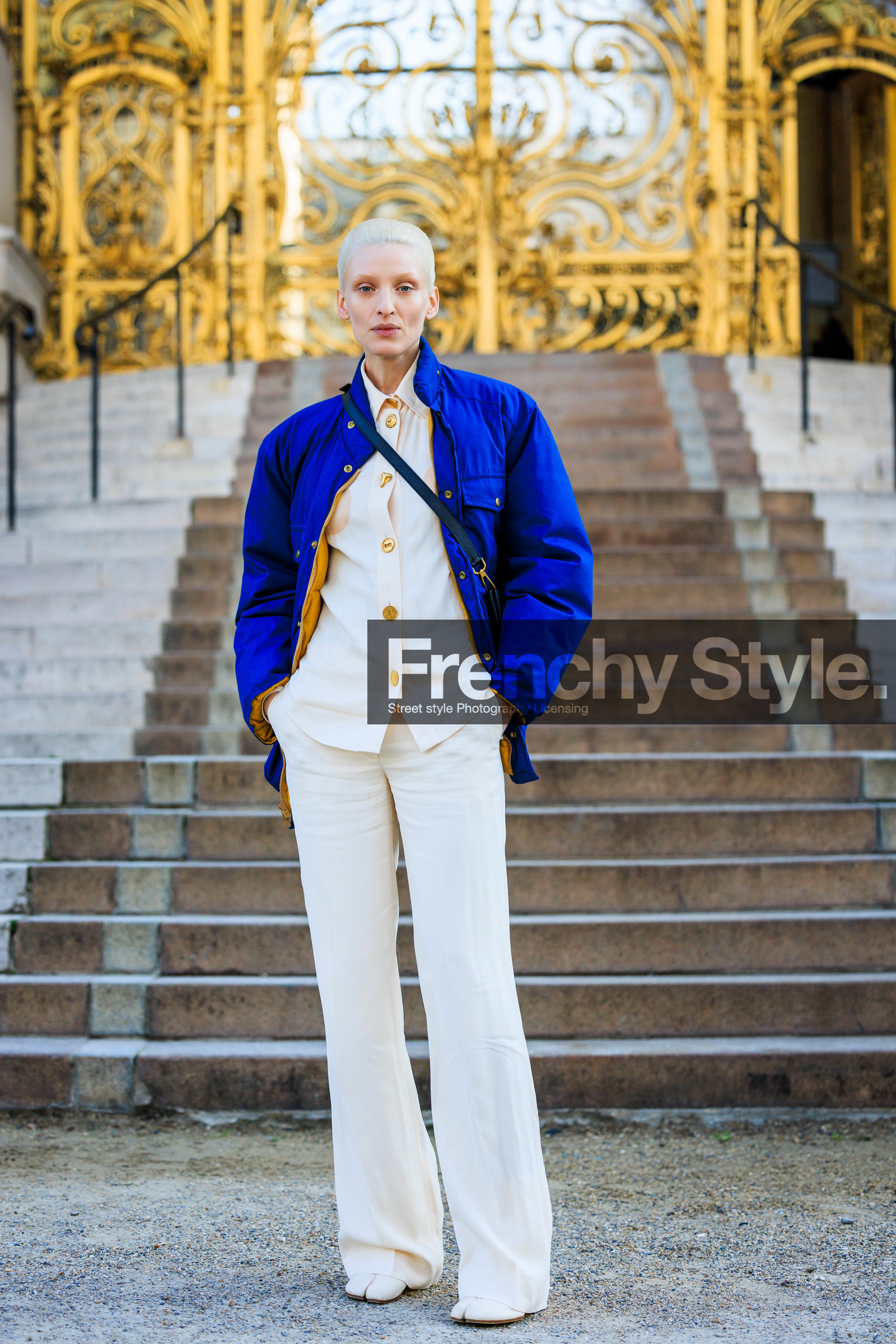 white hair, blue jacket, model, white shirt, buttoned shirt, white trousers, tabi boots, margiela boots, white boots, fashion week, frenchystyle, FW, jonathan paciullo, street style, PARIS, PFW, SPRING SUMMER 2022, SS 22, full length, vertical