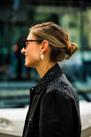 profile, pearl earrings, sunglasses, embroidered jacket black embroideries, details, jenny walton, street style, jonathan paciullo, FW, frenchystyle, fashion week, AUTUMN WINTER 2022-2023, FALL WINTER 2022_2023, FW 22-23, PFW, PARIS, vertical, detail