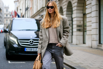 beige bag, blazer, brown sweater, chanel handbag, grey jacket, grey pants, leather bag, pernille teisbaek, sunglasses, trousers, street style, jonathan paciullo, FW, frenchystyle, fashion week, LFW, LONDON, AUTUMN WINTER 2019-2020, AW 19-20, FW 19-20, FALL WINTER 2019-2020, horizontal, atmosphere details, detail