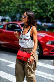 atmosphere details, beige pants, boy bag, chanel, detail, fashion week, frenchystyle, FW, gucci, jonathan paciullo, leather bag, NEW YORK, NYFW, printed t shirt, red bag, SPRING SUMMER 2018, SS 18, street style, sunglasses, trousers, vertical, white t-shirt