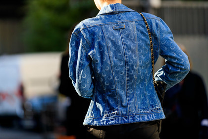 blue denim, denim jacket, graphic jacket, marine serre, printed jacket, fashion week, frenchystyle, FW, jonathan paciullo, street style, PFW, PARIS, AUTUMN WINTER 2019-2020, AW 19-20, FALL WINTER 2019-2020, FW 19-20, horizontal, atmosphere details, detail
