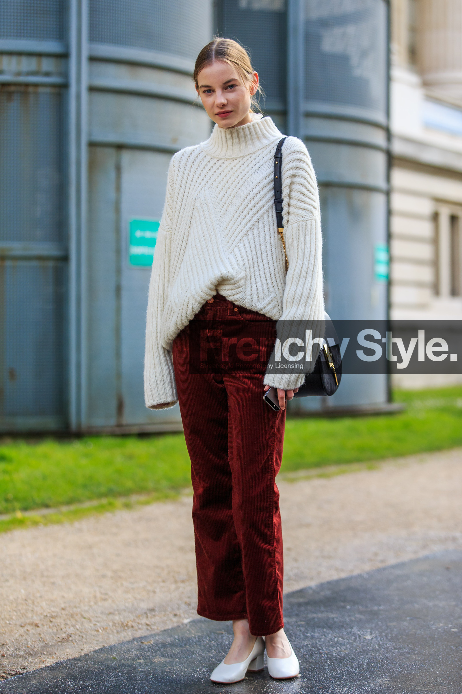 AUTUMN WINTER 2016-2017, AW 16-17, black bag, chloe, FALL WINTER 2016-2017, fashion week, frenchystyle, full length, FW, FW 16-17, jonathan paciullo, leather bag, leather shoes, PARIS, PFW, red pants, street style, trousers, turtleneck sweater, velvet, vertical, white knit, white shoes, white sweater