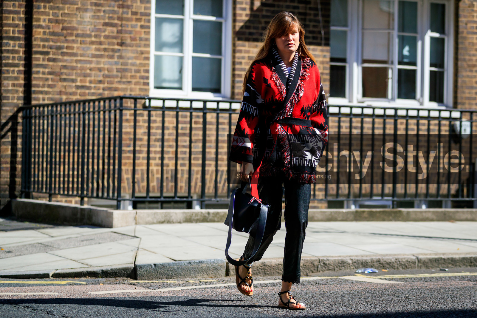 eugenie trochu, jacquard cardigan, black and red jacket, ethnic jacket, black leather pants, fringe jacket, belted jacket, black leather bag, hand bag, black leather sandals, multi straps sandals, fashion week, frenchystyle, FW, jonathan paciullo, street style, atmosphere details, horizontal, full length
