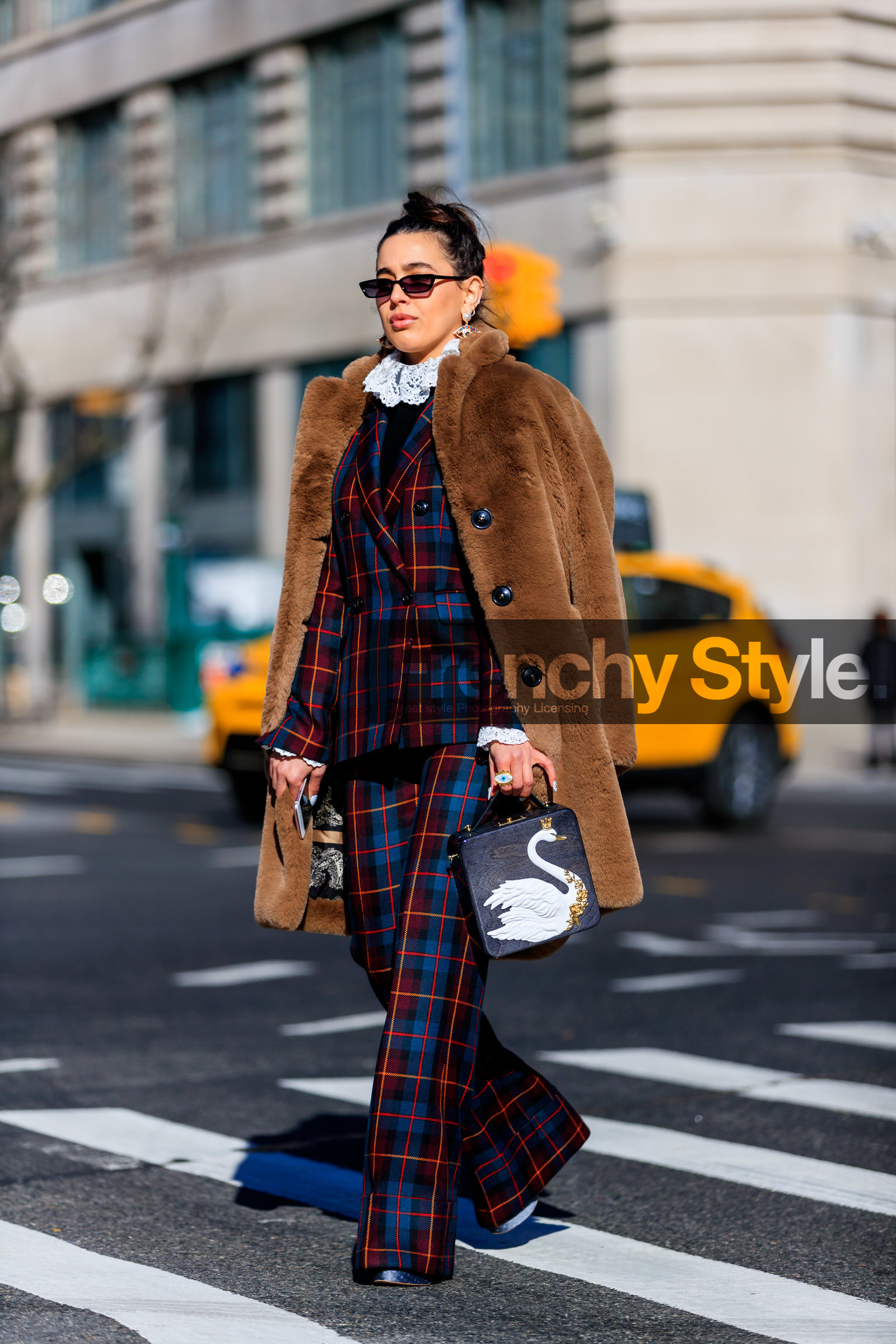 animal print, black bag, brown fur, brown jacket, checked, collar, fur jacket, graphic bag, graphic jacket, graphic pants, leather bag, over the shoulder, plaid, printed bag, printed jacket, printed pants, sunglasses, tartan, trousers, street style, jonathan paciullo, frenchystyle, NYFW, NEW YORK, AUTUMN WINTER 2019-2020, AW 19-20, FALL WINTER 2019-2020, FW 19-20, fashion week, FW, vertical, full length