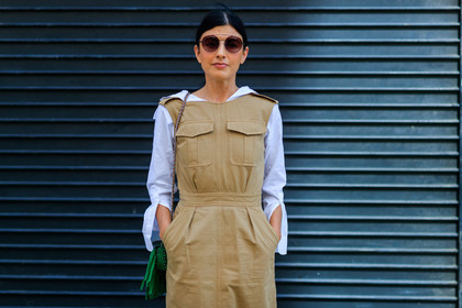 atmosphere details, beige dress, detail, fashion week, frenchystyle, FW, horizontal, jonathan paciullo, julie ragolia, leather bag, NEW YORK, NYFW, SPRING SUMMER 2018, SS 18, street style, sunglasses, white shirt
