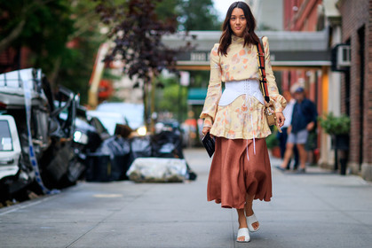 atmosphere details, beige bag, beige dress, corset, céline, fashion week, frenchystyle, full length, FW, graphic bag, gucci, high heels, horizontal, jonathan paciullo, kim jones, leather bag, leather shoes, NEW YORK, NYFW, pink skirt, printed dress, SPRING SUMMER 2018, SS 18, street style, striped bag, white belt, white shoes