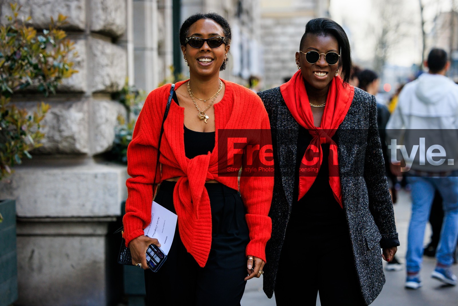 black sunglasses, short hair, red top, knitted top, red scarf, tweed blazer, dark grey blazer, black cropped top, multiple necklaces, black trousers, street style, jonathan paciullo, FW, frenchystyle, fashion week, AUTUMN WINTER 2022-2023, FALL WINTER 2022_2023, FW 22-23, PFW, PARIS, horizontal, atmosphere details, detail