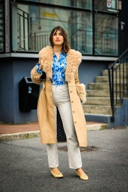 flower print shirt, blue shirt, furry coat, leather coat, beige coat, white jeans, yellow ballerinas, coperni, jeanne damas, street style, jonathan paciullo, FW, frenchystyle, fashion week, AUTUMN WINTER 2022-2023, FALL WINTER 2022_2023, FW 22-23, PFW, PARIS, full length, vertical