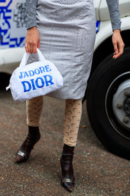 vanille verloes, dior bag, white bag, hand bag, marine serre dress, marine serre tights, dior shoes, brown leather boots, low boots, monogrammed dress, monogrammed tights, fashion week, frenchystyle, FW, jonathan paciullo, street style, SPRING SUMMER 2020, SS 20, PFW, PARIS, vertical, atmosphere details, detail