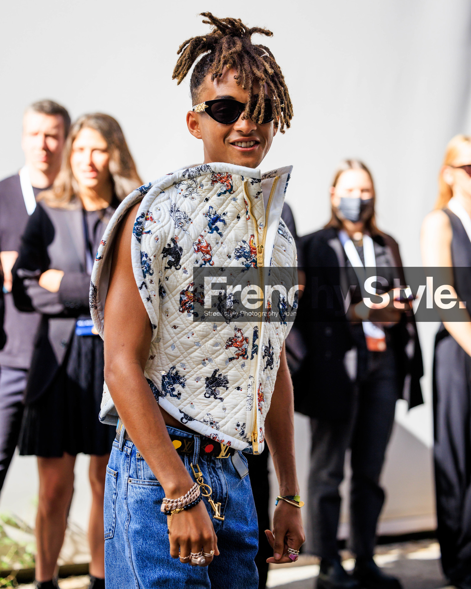 PARIS, PFW, fashion week, frenchystyle, FW, jonathan paciullo, street style, SPRING SUMMER 2024, SS 24, vertical, atmosphere details, detail