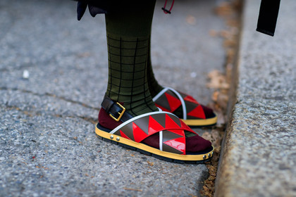 atmosphere details, AUTUMN WINTER 2017-2018, AW 17-18, detail, FALL WINTER 2017-2018, fashion week, frenchystyle, FW, FW 17-18, geometric, graphic shoes, green socks, horizontal, jonathan paciullo, leather shoes, marni, MFW, MILAN, printed shoes, red sandals, street style