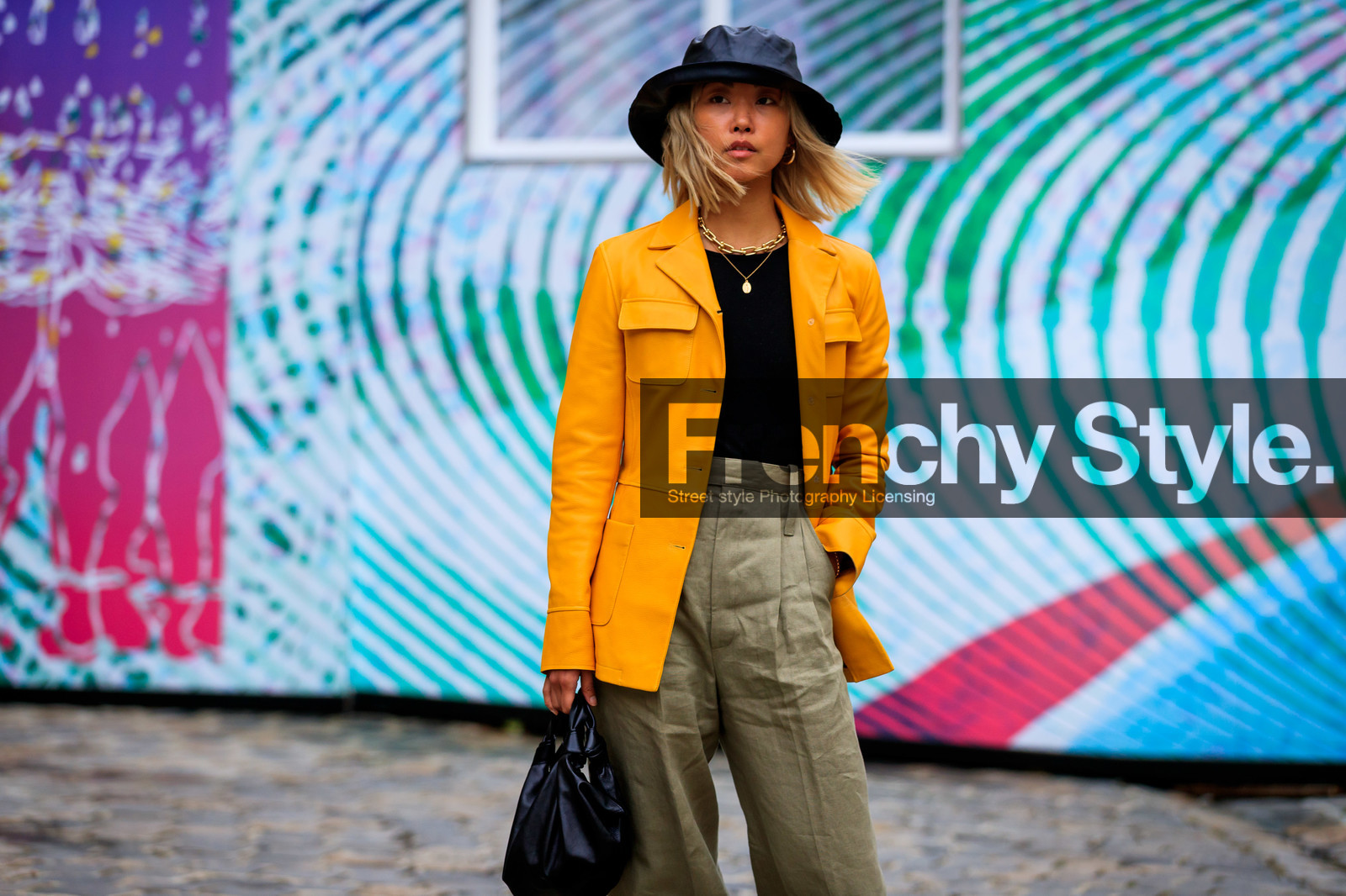 vanessa hong, black leather bag, black hat, black top, leather hat, yellow jacket, beige pants, bottega veneta bag, fashion week, frenchystyle, FW, jonathan paciullo, street style, PFW, PARIS, SPRING SUMMER 2020, SS 20, horizontal, atmosphere details, detail