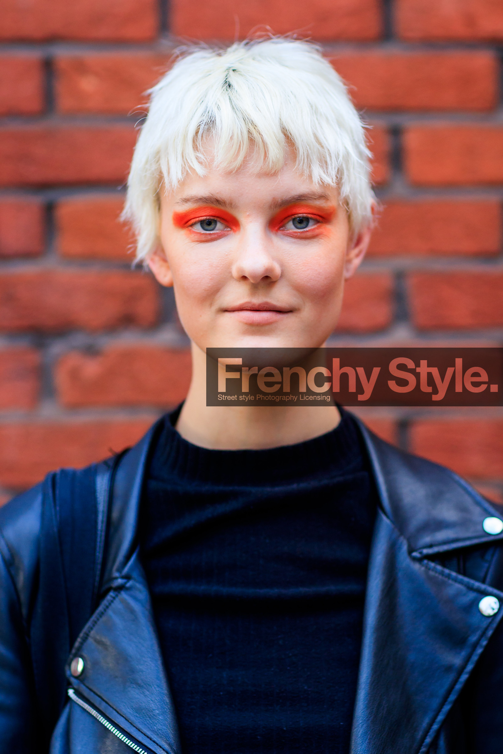 atmosphere details, black jacket, black perfecto, black top, blazer, charlee fraser, detail, dyed hair, eyeliner, eyeshadow, fashion week, frenchystyle, FW, jonathan paciullo, leather jacket, leather perfecto, LFW, LONDON, model, portrait, sarah fraser, short hair, SPRING SUMMER 2018, SS 18, street style, tone on tone, total look black, vertical