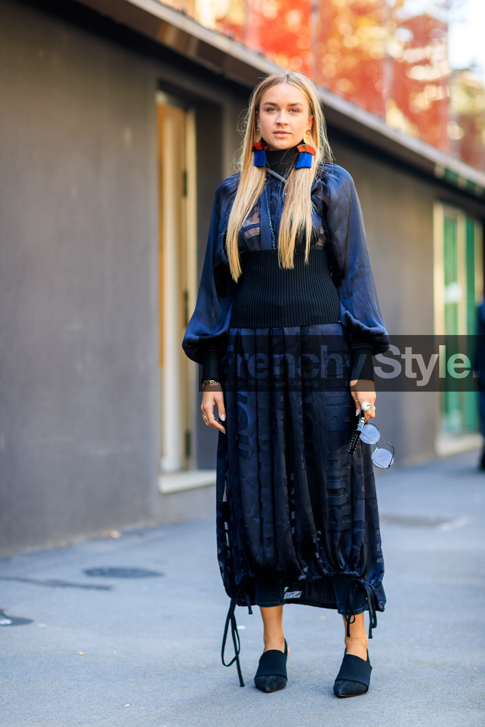 black belt, black dress, black shoes, earrings, fashion week, frenchystyle, full length, FW, high heels, jonathan paciullo, leather shoes, MFW, MILAN, see through, SPRING SUMMER 2018, SS 18, street style, tone on tone, total look black, vertical
