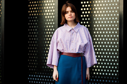 blue skirt, bordeaux, burgundy, checked, leather belt, molly and reese blustein, plaid, red belt, red shirt, yuwei zhangzou, fashion week, frenchystyle, FW, jonathan paciullo, street style, MFW, MILAN, AUTUMN WINTER 2019-2020, AW 19-20, FALL WINTER 2019-2020, FW 19-20, atmosphere details, detail, horizontal