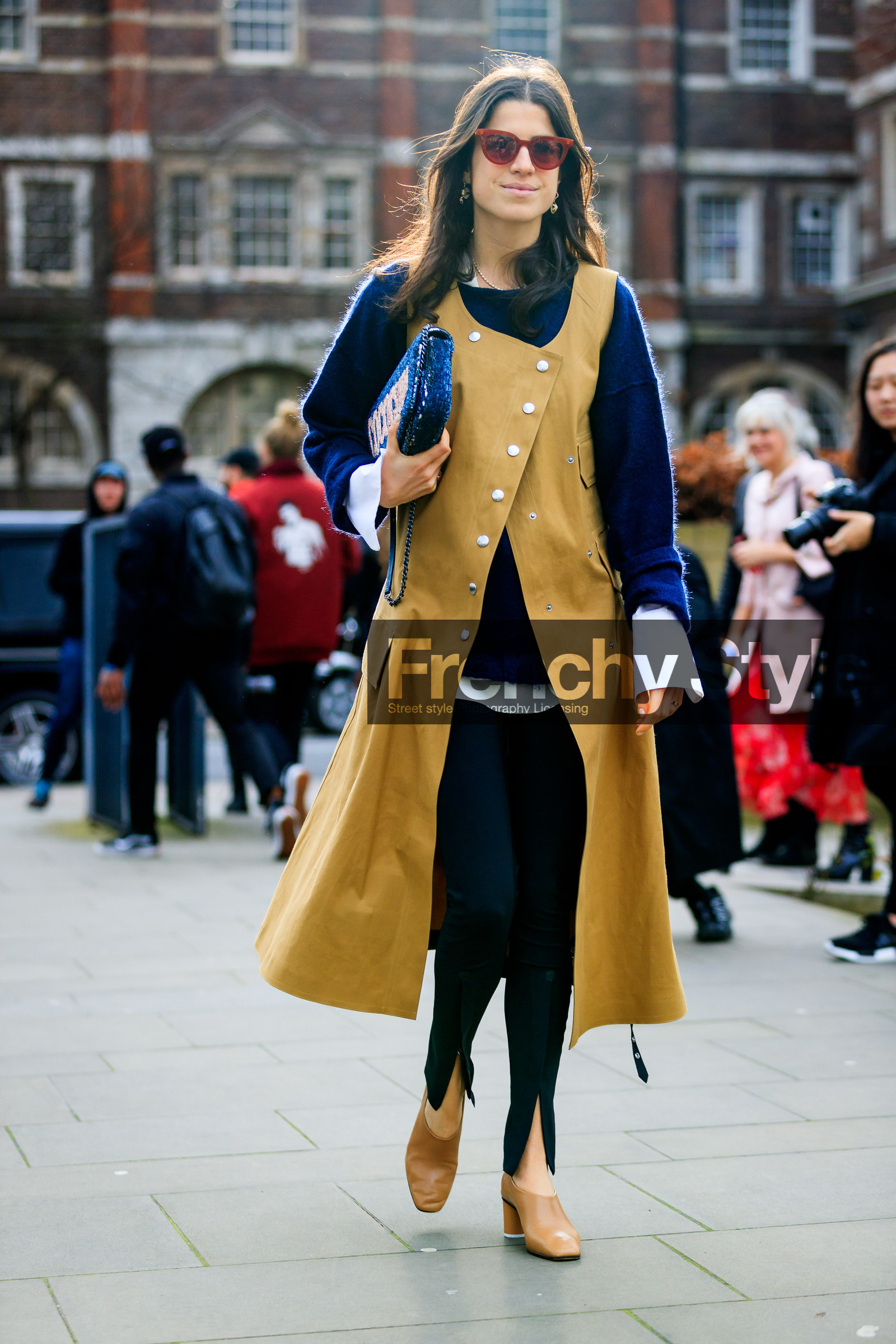 AUTUMN WINTER 2017-2018, AW 17-18, beige jacket, beige shoes, black pants, blue bag, embroidered bag, FALL WINTER 2017-2018, fashion week, frenchystyle, full length, FW, FW 17-18, jonathan paciullo, leandra medine, leather bag, leather shoes, LFW, LONDON, navy sweater, sleeveless, street style, sunglasses, trousers, vertical, white shirt
