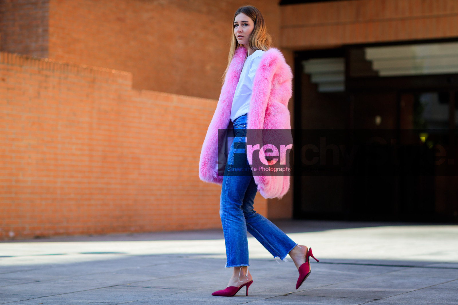 atmosphere details, AUTUMN WINTER 2017-2018, AW 17-18, blue denim, chiara capitani, denim pants, FALL WINTER 2017-2018, fashion week, frenchystyle, full length, fur jacket, FW, FW 17-18, high heels, horizontal, jeans, jonathan paciullo, leather shoes, MFW, MILAN, pink fur, pink jacket, pink shoes, street style, trousers, white shirt