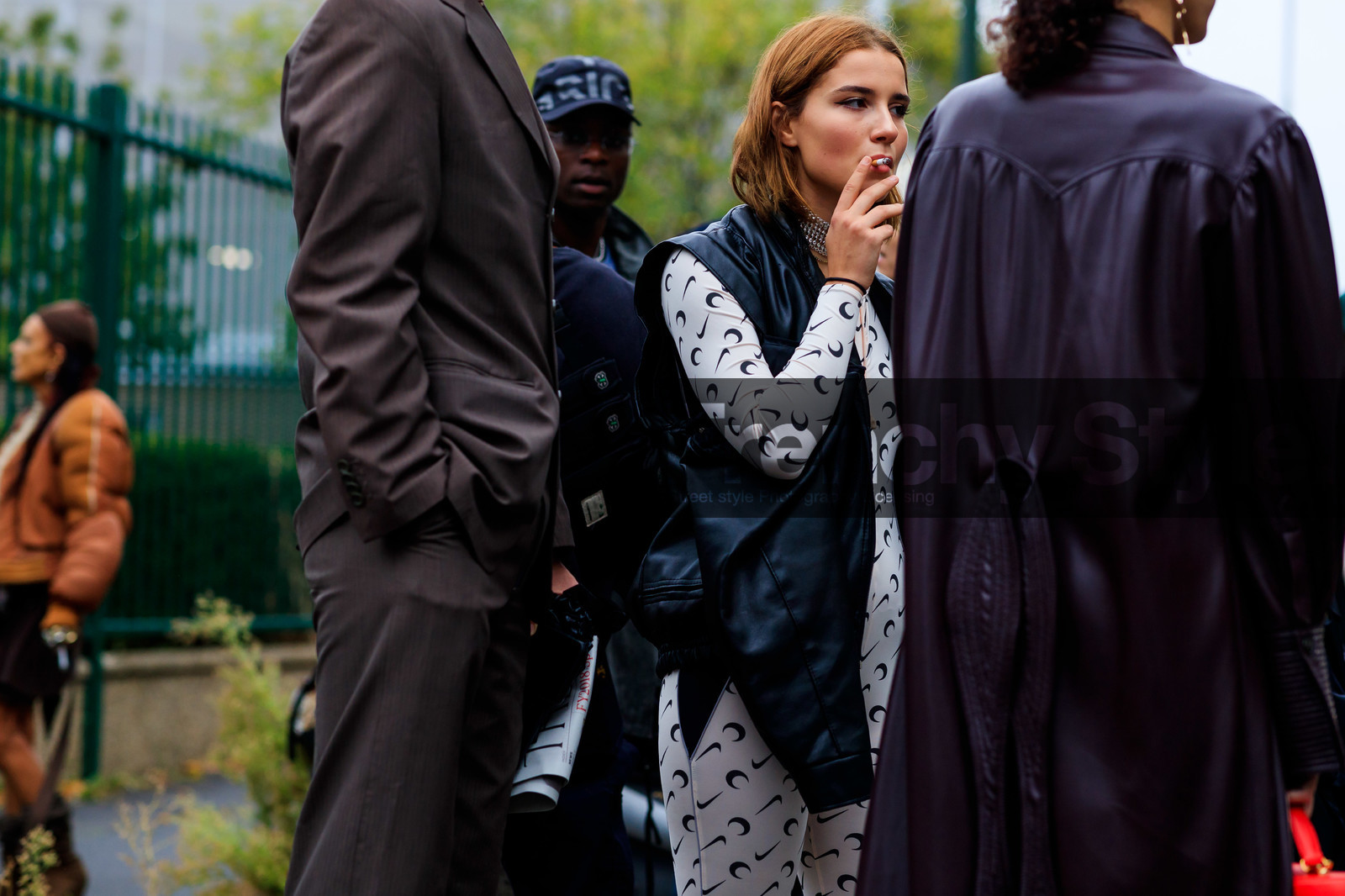 grey jacket, marine serre pants, marine serre top, white top, white pants, cropped top, monogrammed pants, monogrammed top, fashion week, frenchystyle, FW, jonathan paciullo, street style, SPRING SUMMER 2020, SS 20, PFW, PARIS, horizontal, atmosphere details, detail