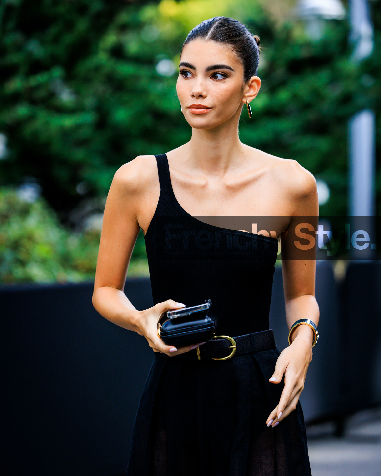 jonathan paciullo, FW, frenchystyle, fashion week, street style, vertical, detail, atmosphere details, NEW YORK, NYFW, SPRING SUMMER 2024, SS 24