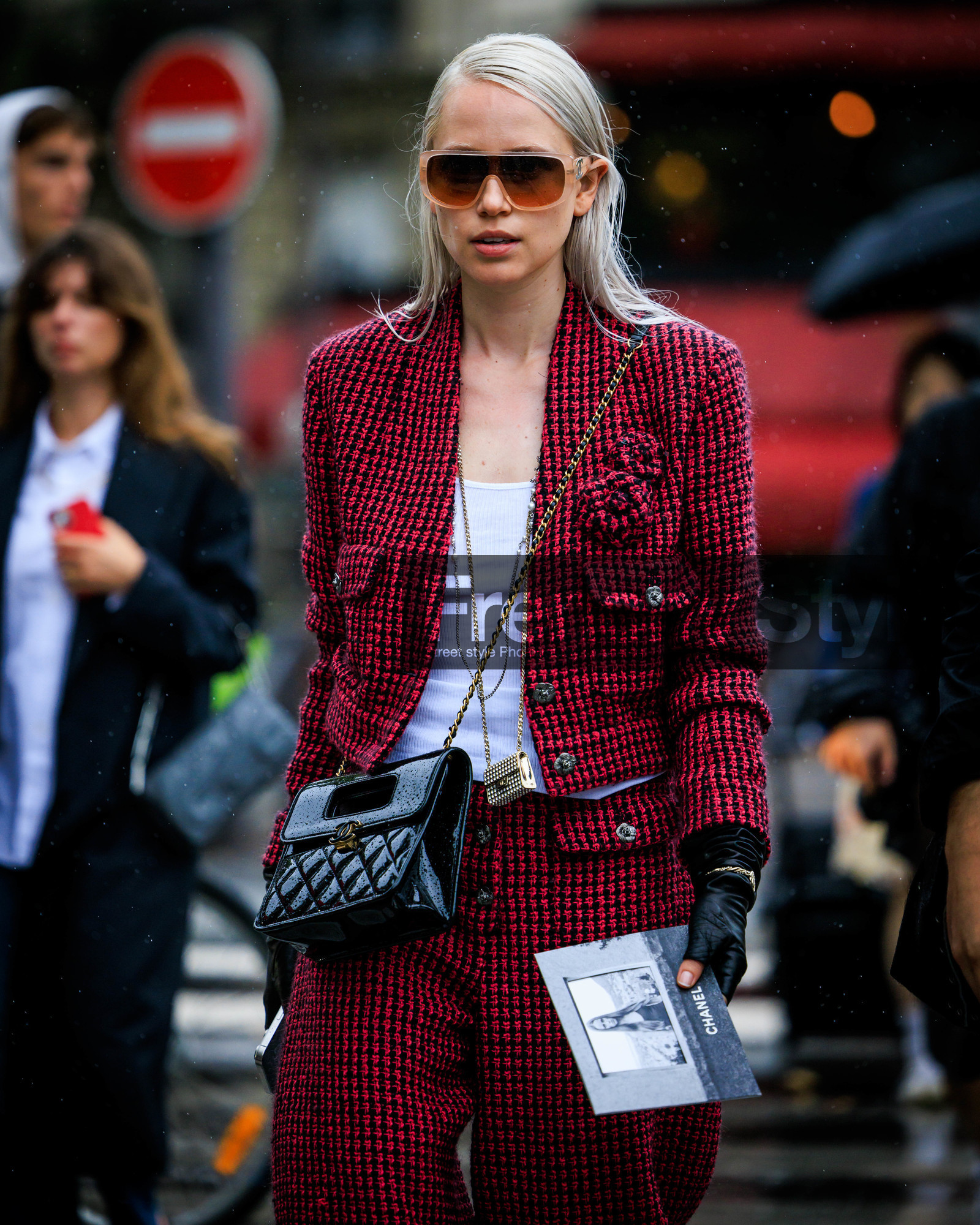 PARIS, PFW, fashion week, frenchystyle, FW, jonathan paciullo, street style, SPRING SUMMER 2024, SS 24, vertical, atmosphere details, detail