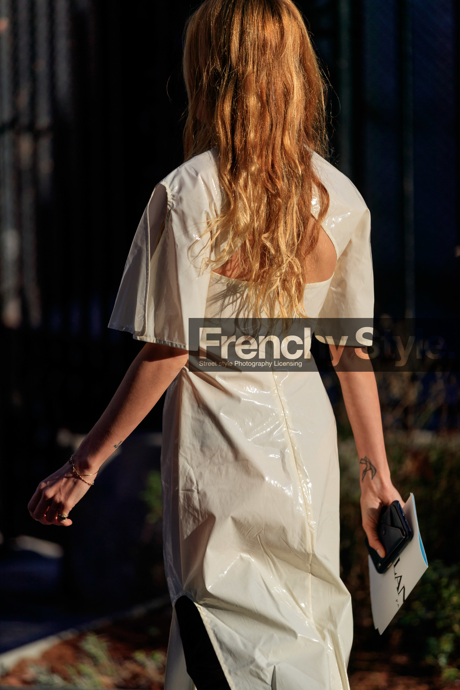 cut out, white dress, PARIS, PFW, street style, jonathan paciullo, FW, frenchystyle, fashion week, AUTUMN WINTER 2019-2020, AW 19-20, FALL WINTER 2019-2020, FW 19-20, vertical, atmosphere details, detail