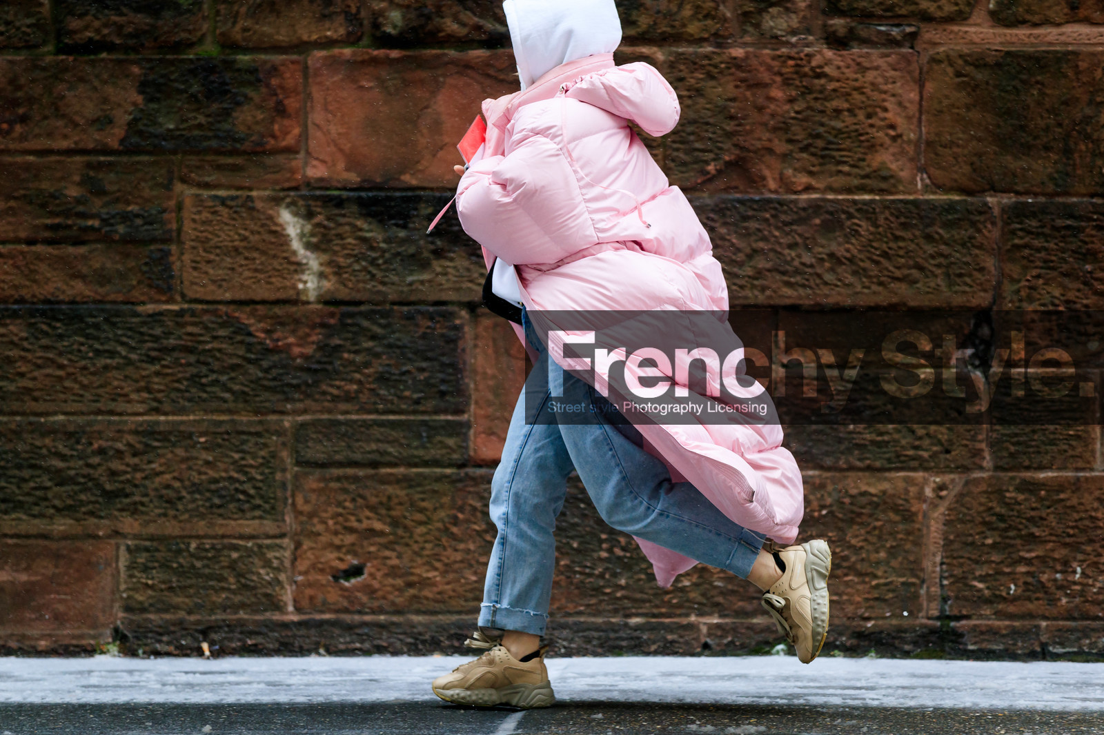 beige sneakers, blue denim, denim pants, down jacket, hoodie, jeans, leather shoes, pink coat, trousers, street style, jonathan paciullo, frenchystyle, NYFW, NEW YORK, AUTUMN WINTER 2019-2020, AW 19-20, FALL WINTER 2019-2020, FW 19-20, FW, fashion week, atmosphere details, horizontal, detail