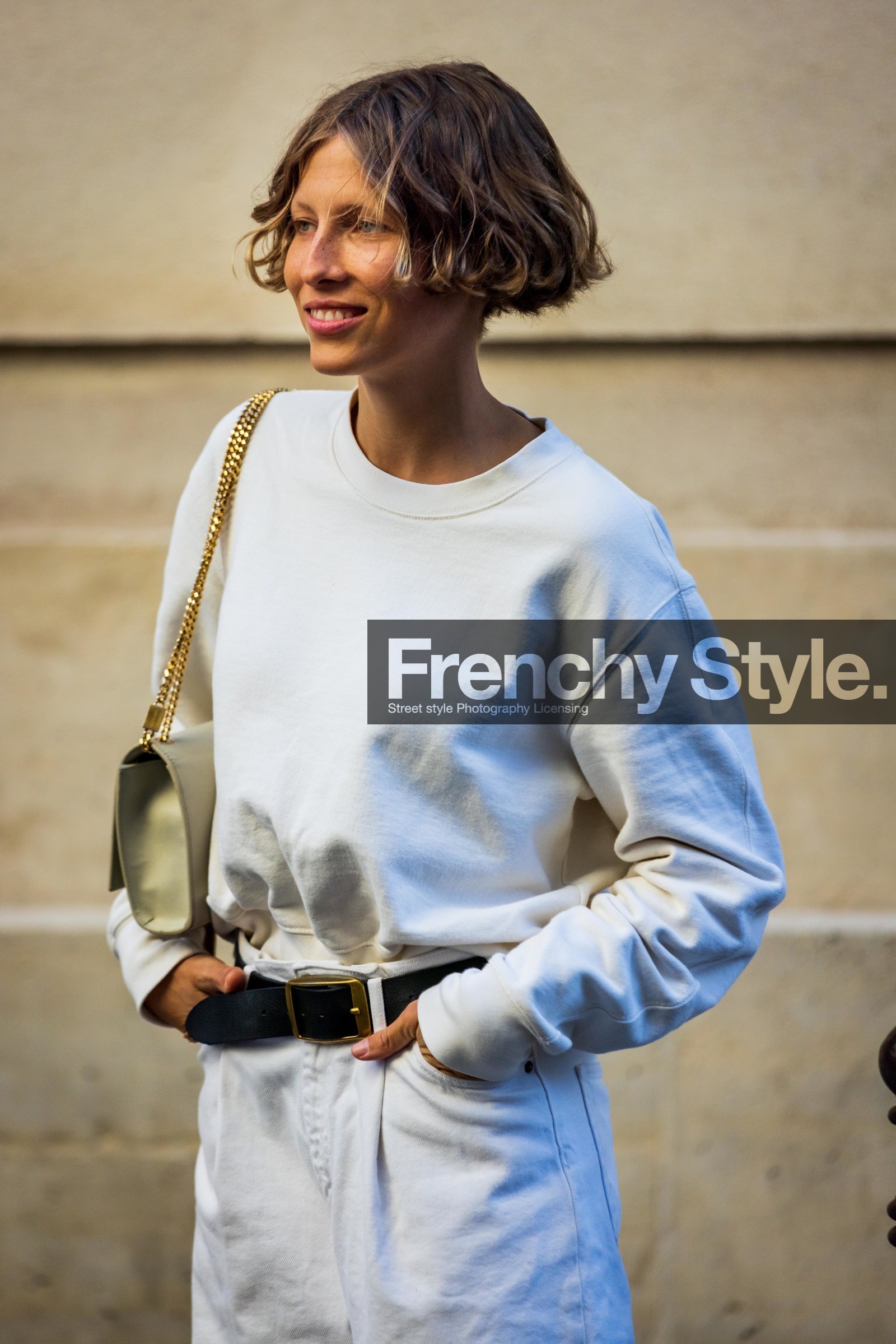 bag, belt, black belt, chain bag, leather bag, monochrome, saint laurent bag, sweater, white bag, white denim, white jean, white monochrome, white sweater, ysl bag, street style, jonathan paciullo, FW, frenchystyle, fashion week, PFW, PARIS, SPRING SUMMER 2022, SS 22, vertical, atmosphere details